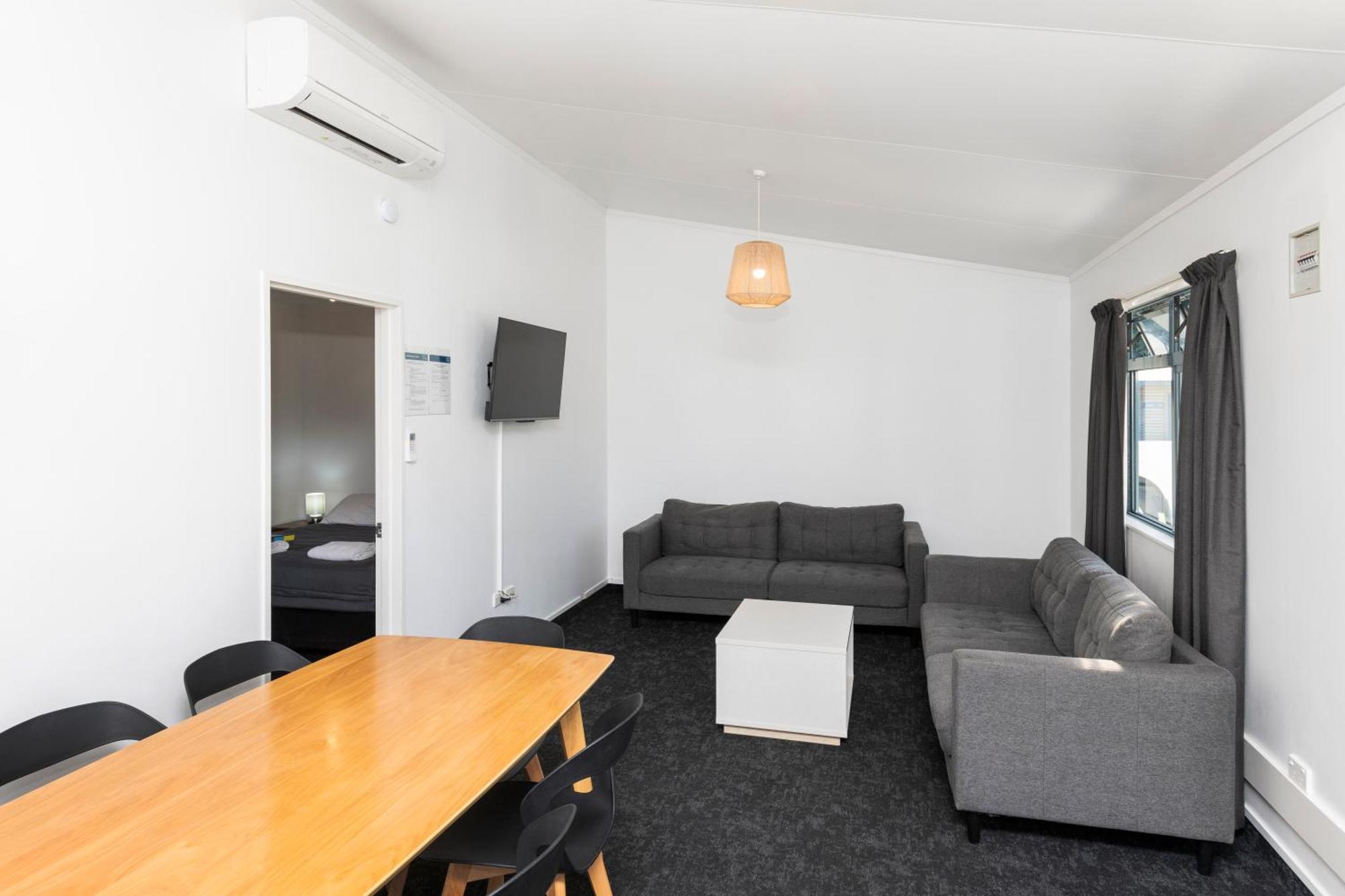 Waikanae Beach Top 10 Holiday Park ギズボーン エクステリア 写真
