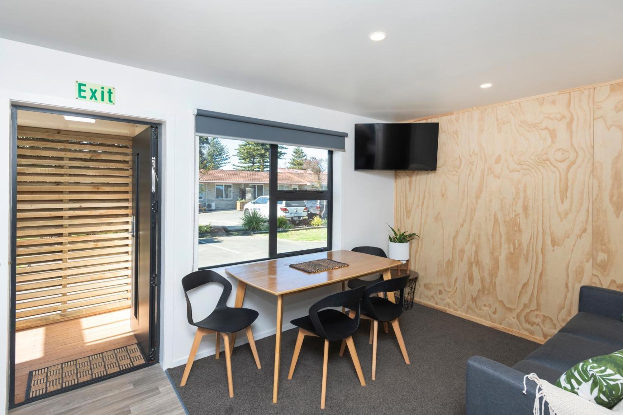 Waikanae Beach Top 10 Holiday Park ギズボーン エクステリア 写真