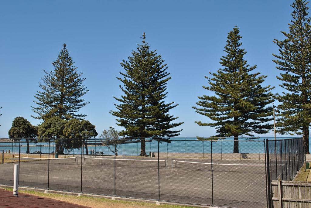 Waikanae Beach Top 10 Holiday Park ギズボーン エクステリア 写真