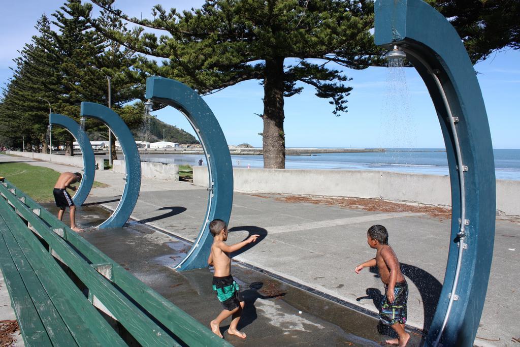 Waikanae Beach Top 10 Holiday Park ギズボーン エクステリア 写真