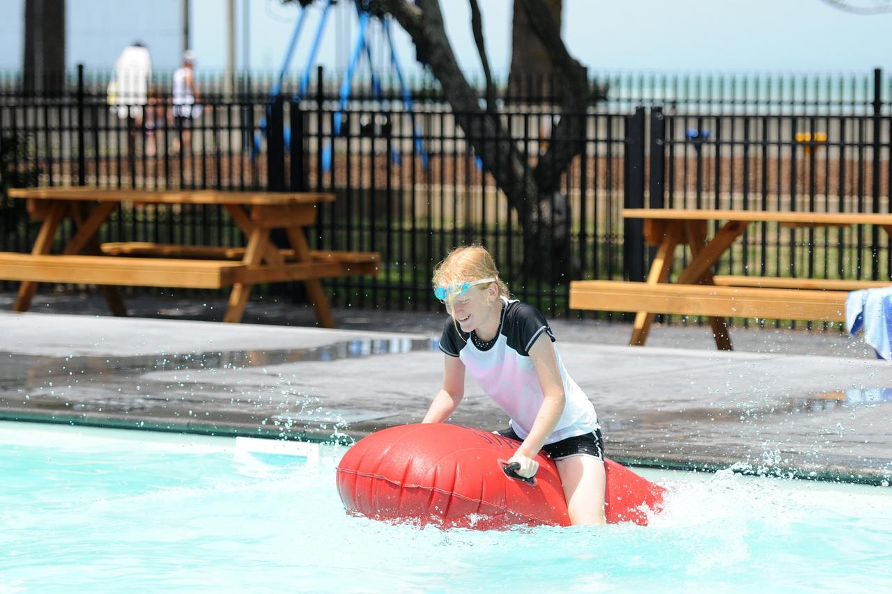 Waikanae Beach Top 10 Holiday Park ギズボーン エクステリア 写真